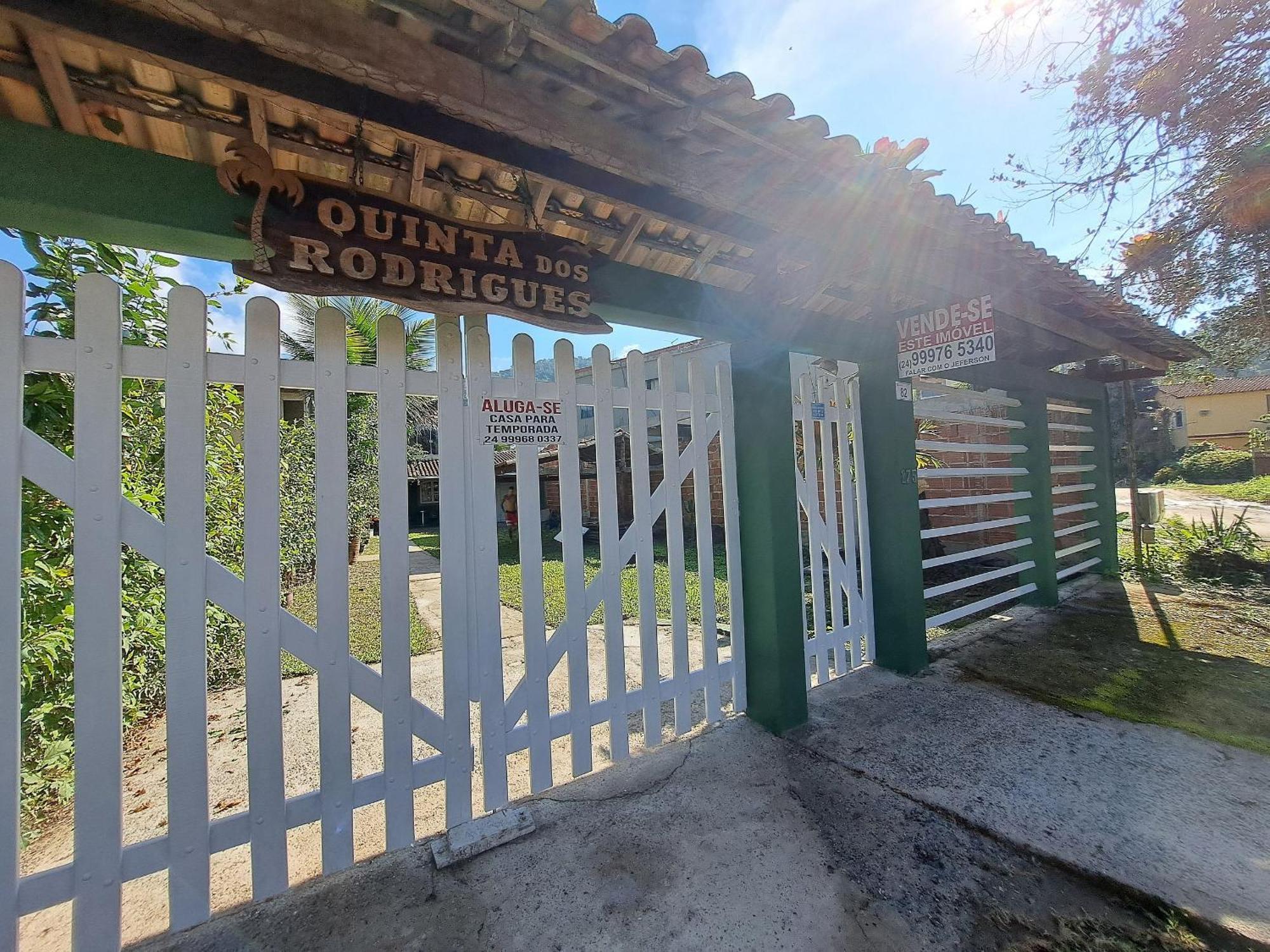 Linda Casa 4 Qts Churrasqueira Prainha Mambucaba Araquari Eksteriør bilde